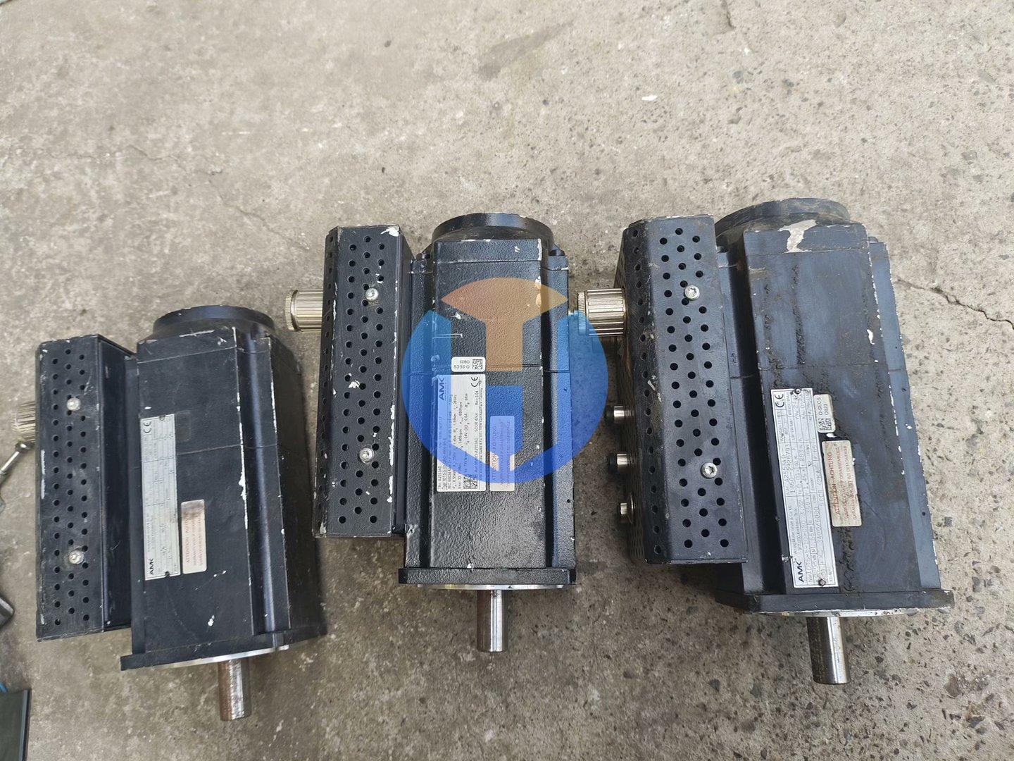 USED AMK SERVO MOTOR IDT5-5-10-QBO-4900-B5-E USED AMK SERVO MOTOR IDT5-5-10-QBO-4900-B5-E Industrial Automation Part - Image 1