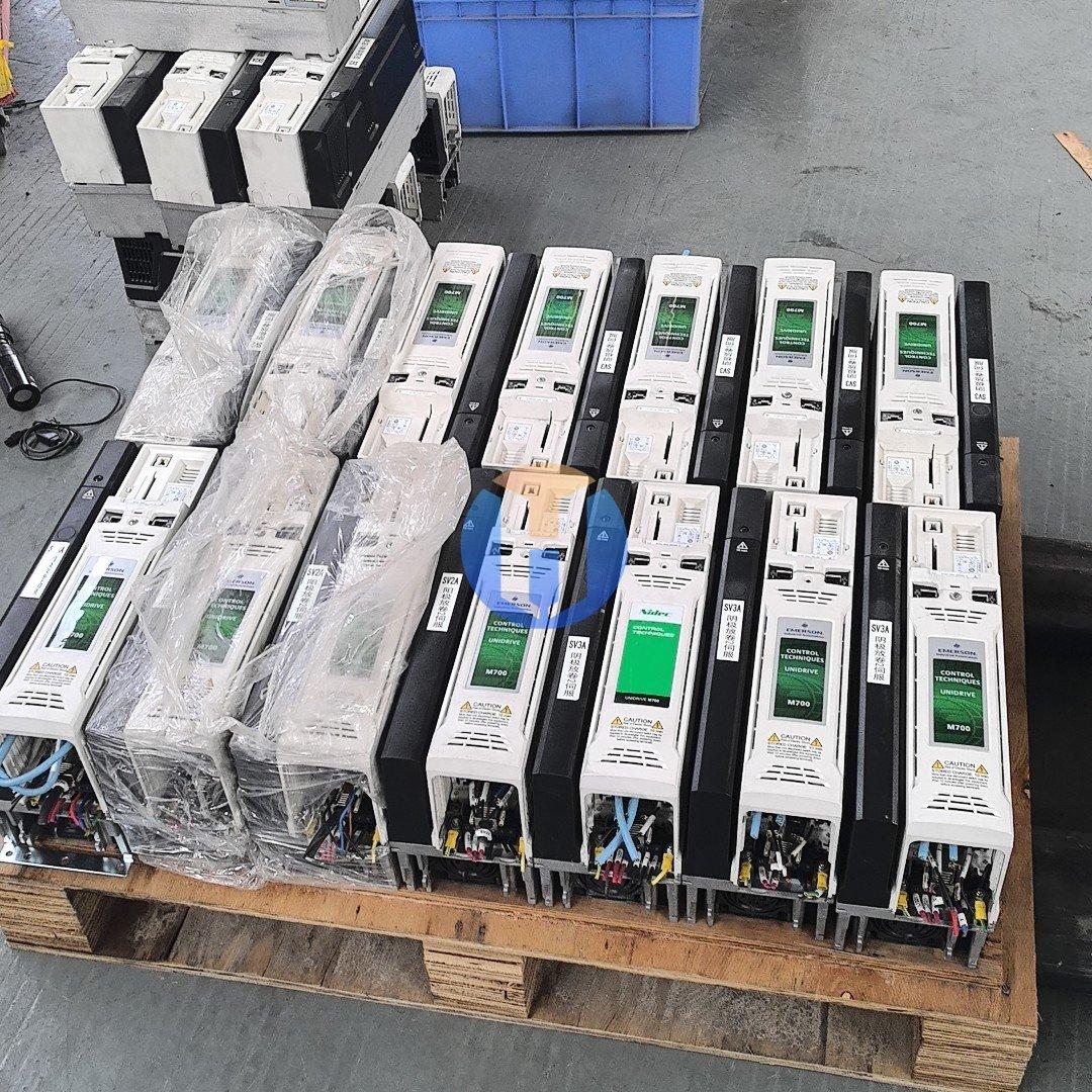 Used M700-044 00150A Emerson CT AC Control Techniques Drive Used M700-044 00150A Emerson CT AC Control Techniques Drive Industrial Automation Part - Image 1
