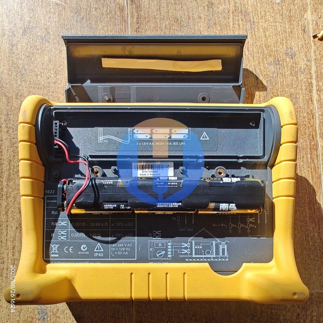 USED FLUKE 1623 Earth Ground Tester USED FLUKE 1623 Earth Ground Tester Industrial Automation Part - Image 1