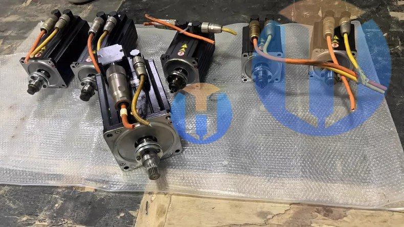 1 UNIT USED MOOG G404-521 1 UNIT USED MOOG G404-521 Industrial Automation Part - Image 1