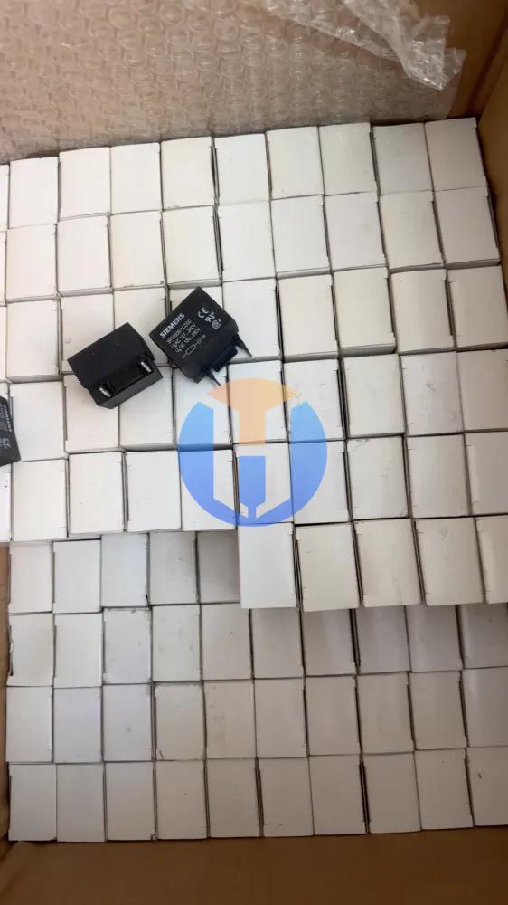 SIEMENS 3RT5936-1CD00 SIEMENS 3RT5936-1CD00 Industrial Automation Part - Image 1