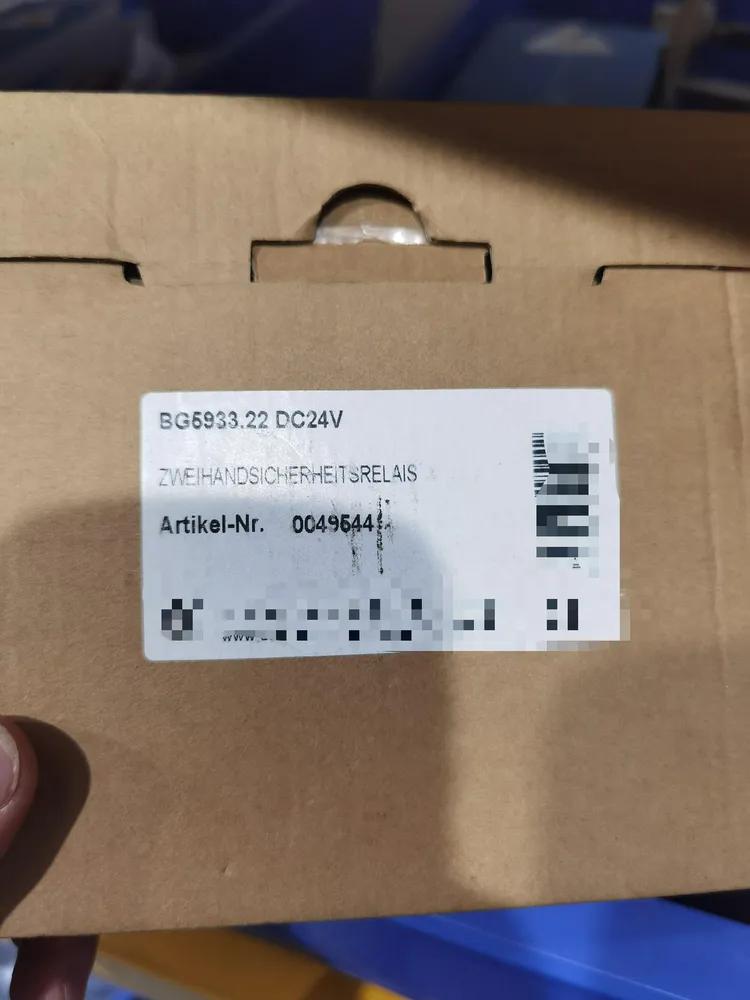 NEW DOLD BG5933.22 NEW DOLD BG5933.22 Industrial Automation Part - Image 1